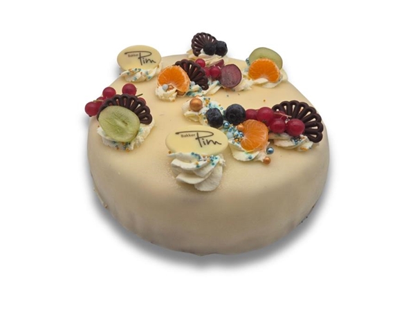 Marsepein slagroomtaart rond